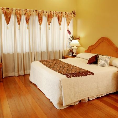 Sophia Suites Residence Hotel Cebu Extérieur photo