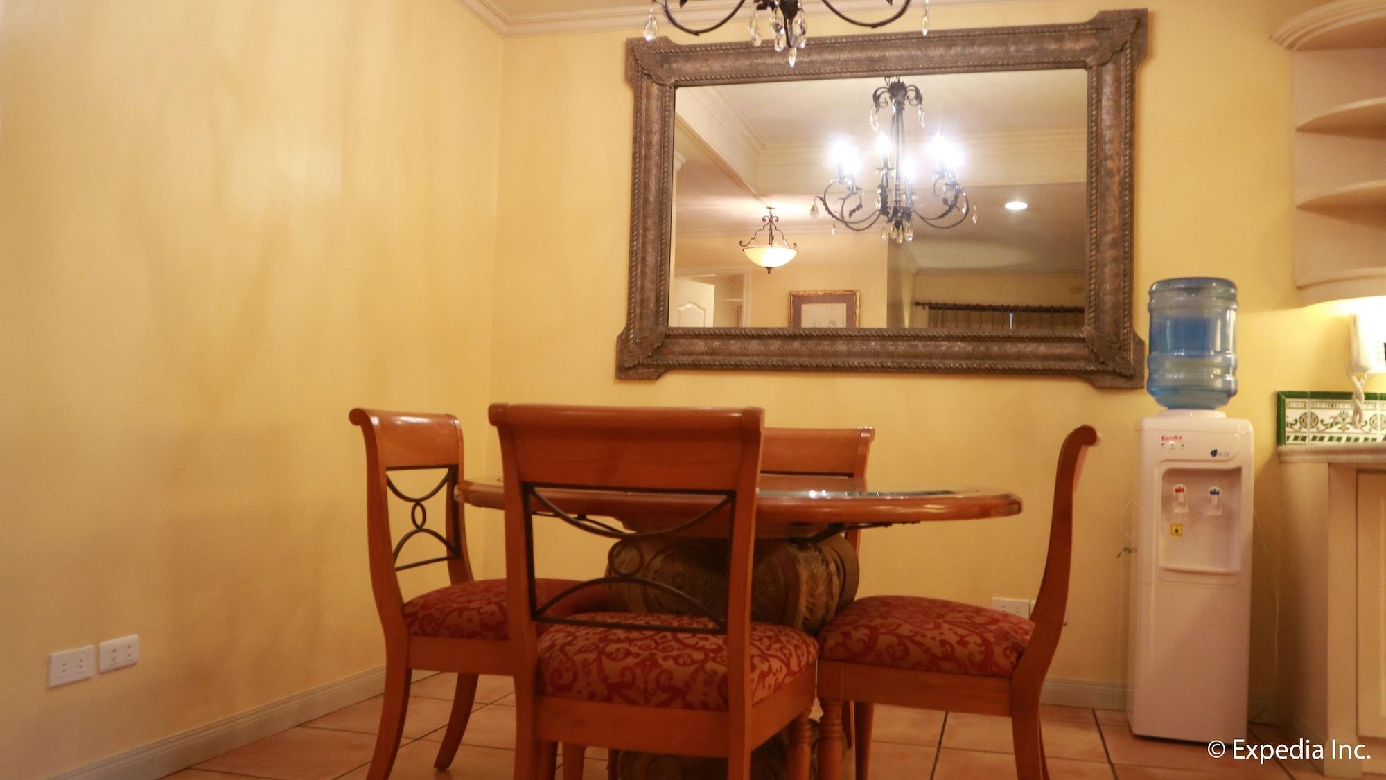 Sophia Suites Residence Hotel Cebu Extérieur photo