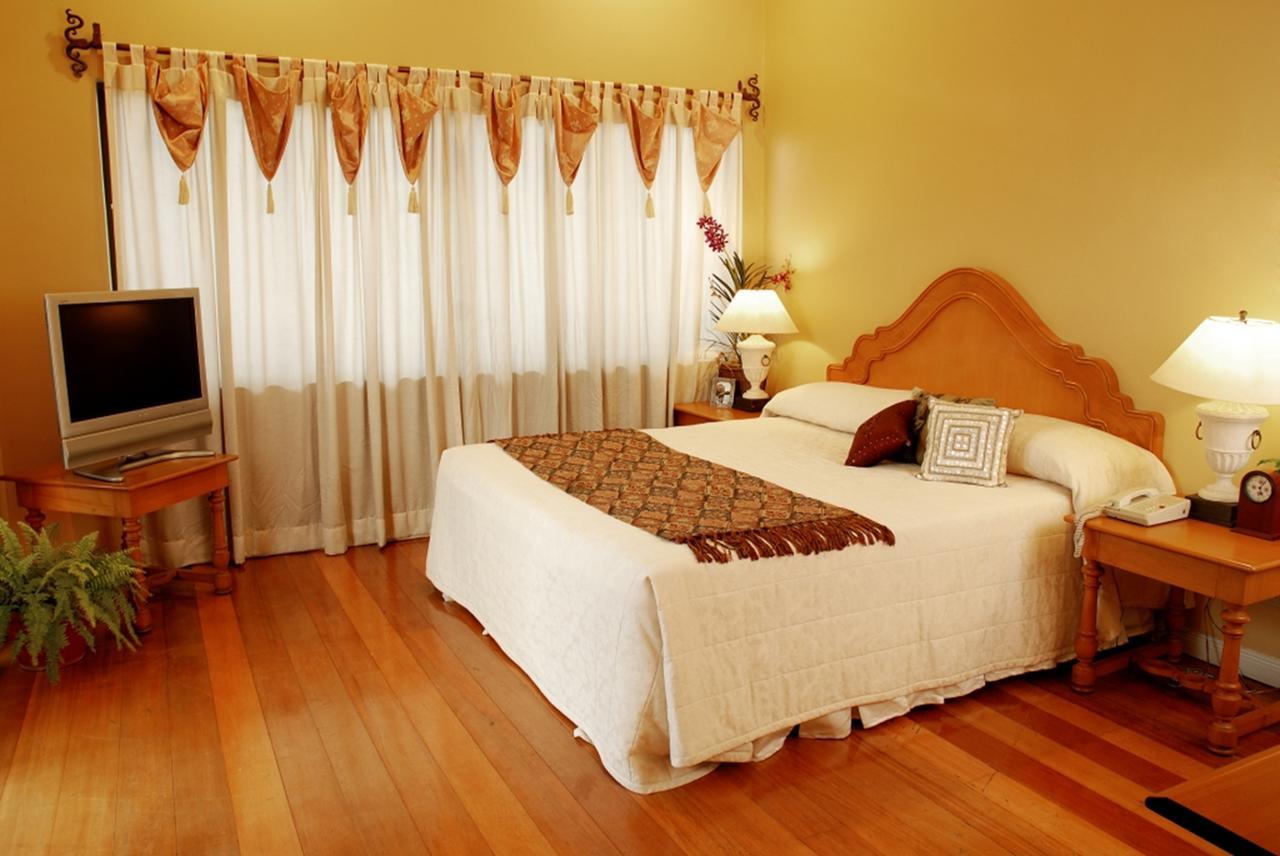 Sophia Suites Residence Hotel Cebu Extérieur photo