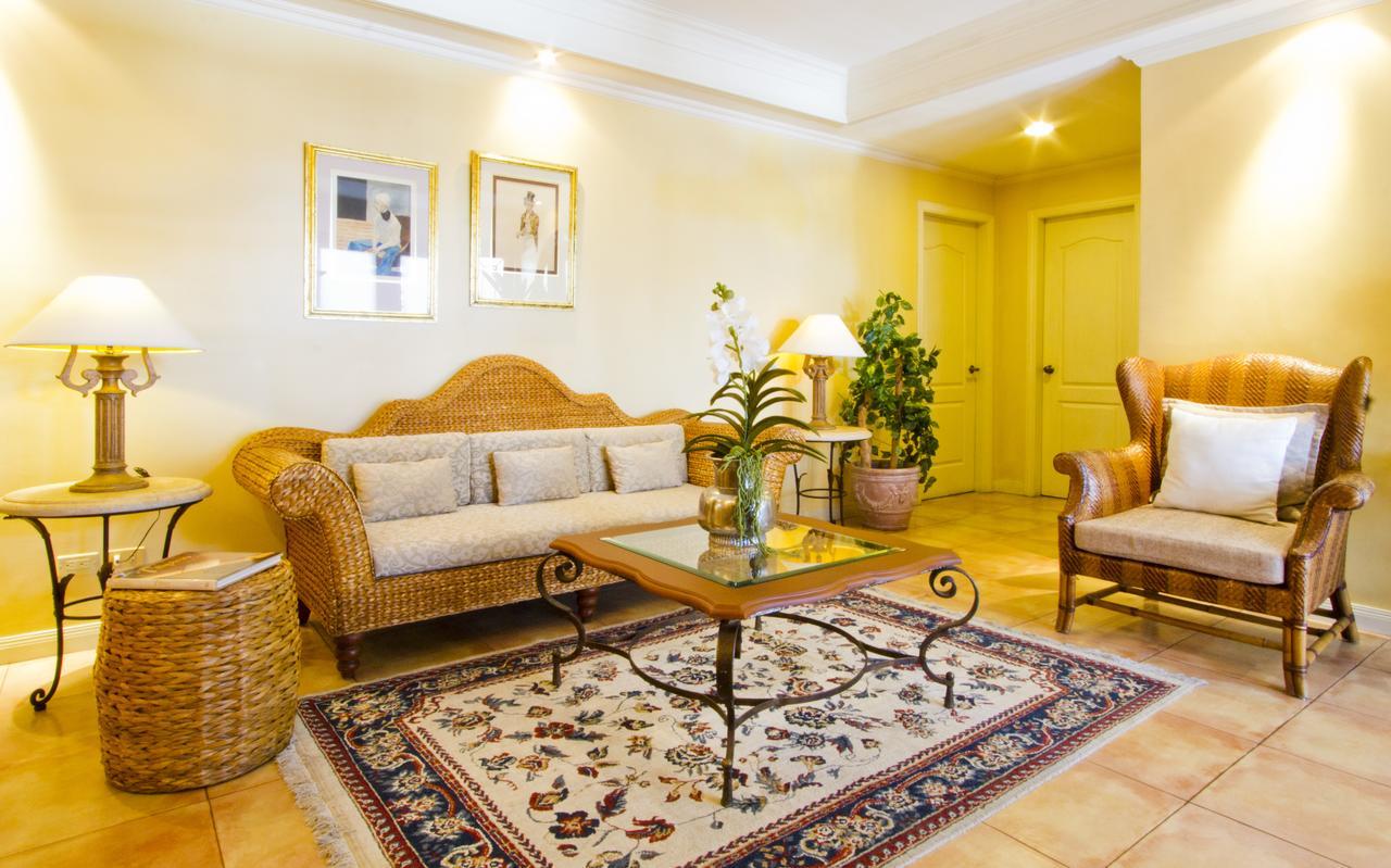 Sophia Suites Residence Hotel Cebu Extérieur photo