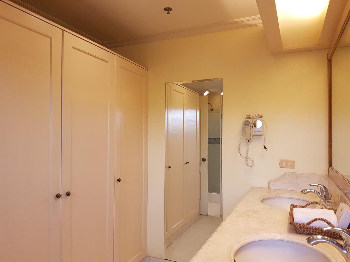 Sophia Suites Residence Hotel Cebu Extérieur photo