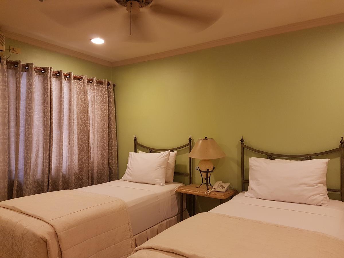 Sophia Suites Residence Hotel Cebu Extérieur photo
