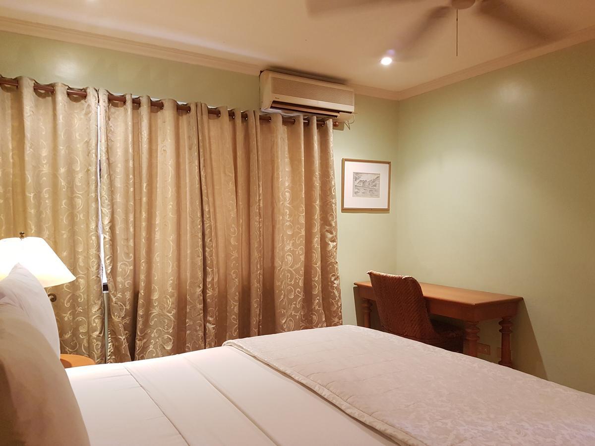 Sophia Suites Residence Hotel Cebu Extérieur photo