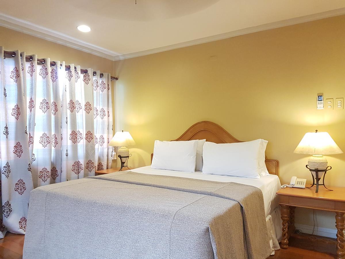 Sophia Suites Residence Hotel Cebu Extérieur photo